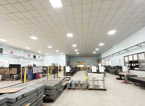 航空零件加工在選擇材質(zhì)時(shí)應(yīng)注意什么？