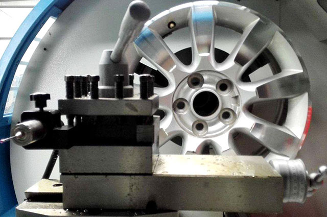 CNC五金加工車(chē)槽都是一次加工到底的嗎？