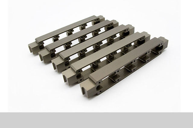 鋁產(chǎn)品加工中怎么去除油漬，讓鋁制品加工廠告訴您