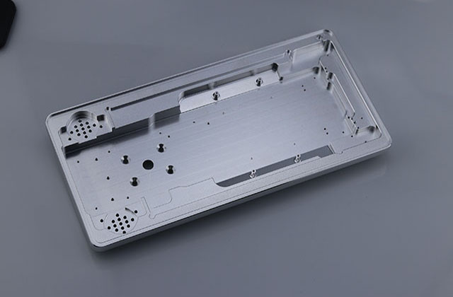  鋁合金通訊零件加工打樣，專業(yè)表面處理為通訊零件加工添色彩 